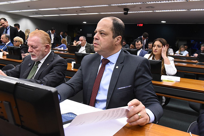 No Dia do Idoso, Deputado Ribamar Silva (PSD/SP) Garante Avanço de PLP Essencial para Prevenção de Quedas em SP