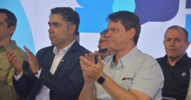 Solenidade marca entrega da primeira etapa de nova adutora da Sabesp em Itapecerica da Serra, com presença do governador Tarcísio de Freitas