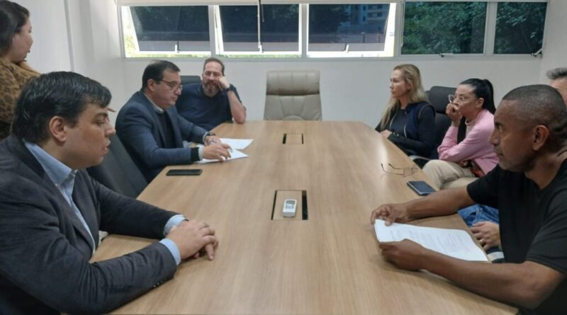 Câmara e Prefeitura prejudicam servidores com Lei que dificulta e diminui valor da aposentadoria