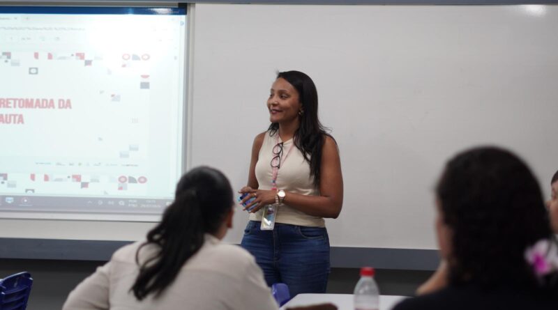 Secretaria de Educação de Itapecerica da Serra realiza 3º Encontro Formativo do projeto Alfabetiza Juntos em parceria com a FGV