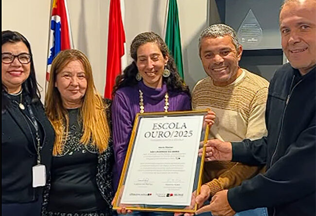 Três escolas de São Lourenço da Serra atingem meta de excelência e são reconhecidas pelo Governo do Estado Três escolas de São Lourenço da Serra atingem meta de excelência e são reconhecidas pelo Governo do Estado